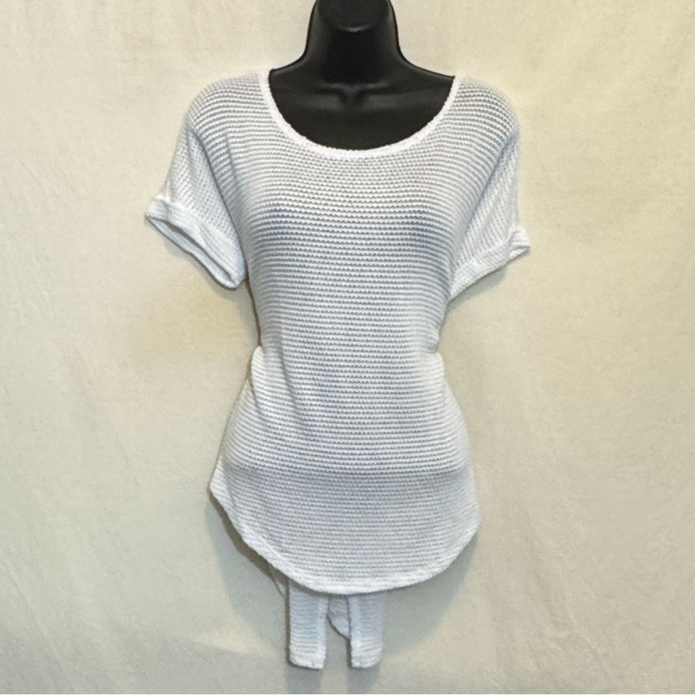 A-94‎ ANA White Short Sleeve Split Back Pullover Sweater Size M